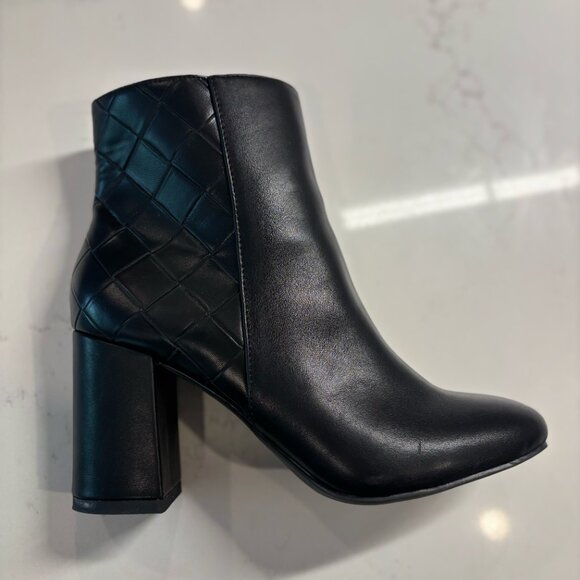 MIA Black Booties - Picture 2 of 2